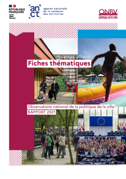 Couverture contenant 4 images : la première montre des immeubles avec deux femmes et deux enfants, dont un dans une poussette. La deuxième image montre un enfant courant dans un parc aquatique. La troisième montre un groupe d'adultes discutant dans la rue. Enfin, la dernière image présente des gens dans une salle de sommeil avec le drapeau européen.