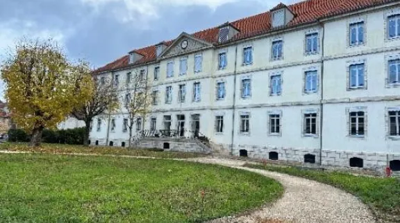 Facade du bâtiment militaire
