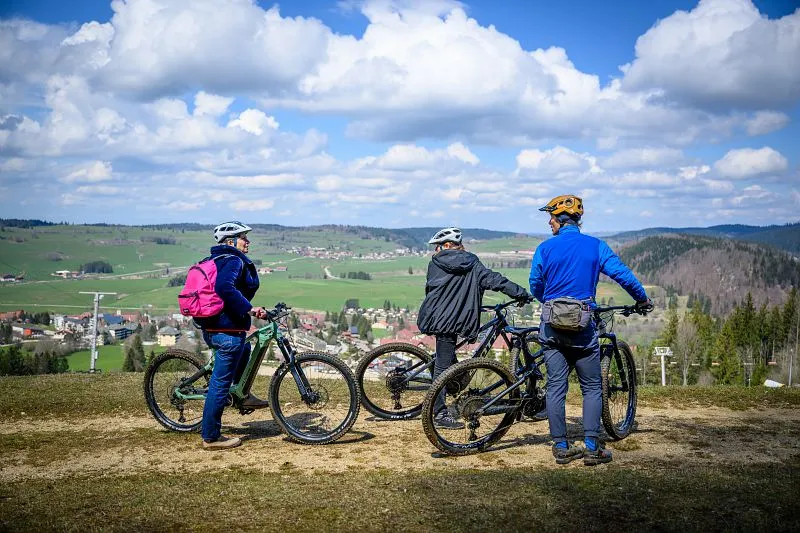 Randonnée en VTT aux abords de Métabief